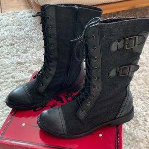Tall laced boot